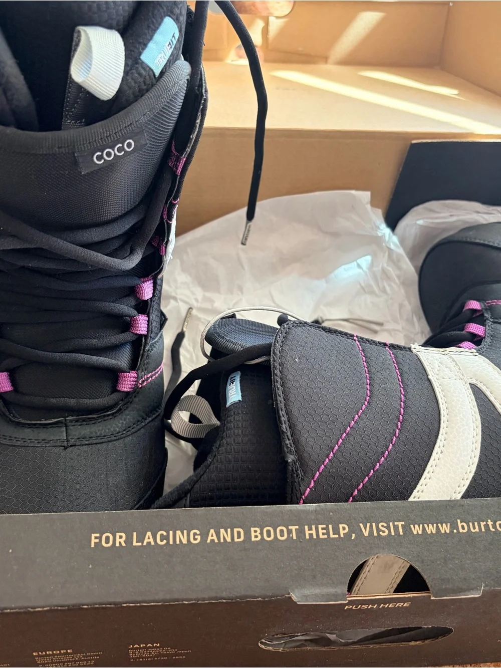 Burton coco Black and purple women’s Snowboard Boots size 8